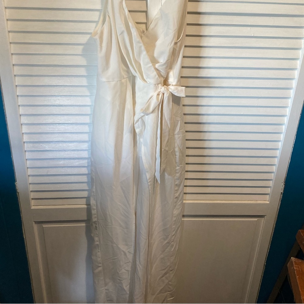 Cream color jumpsuit Luxxel flowy slit-legs spaghetti straps tie & zip size M
